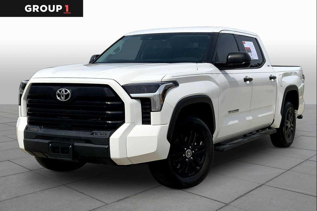 TOYOTA TUNDRA - 1