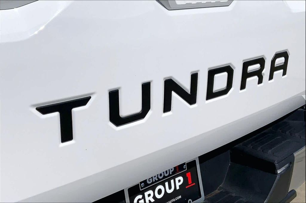 صورة مصغرة 32 لـ 2024 Toyota TUNDRA SR5