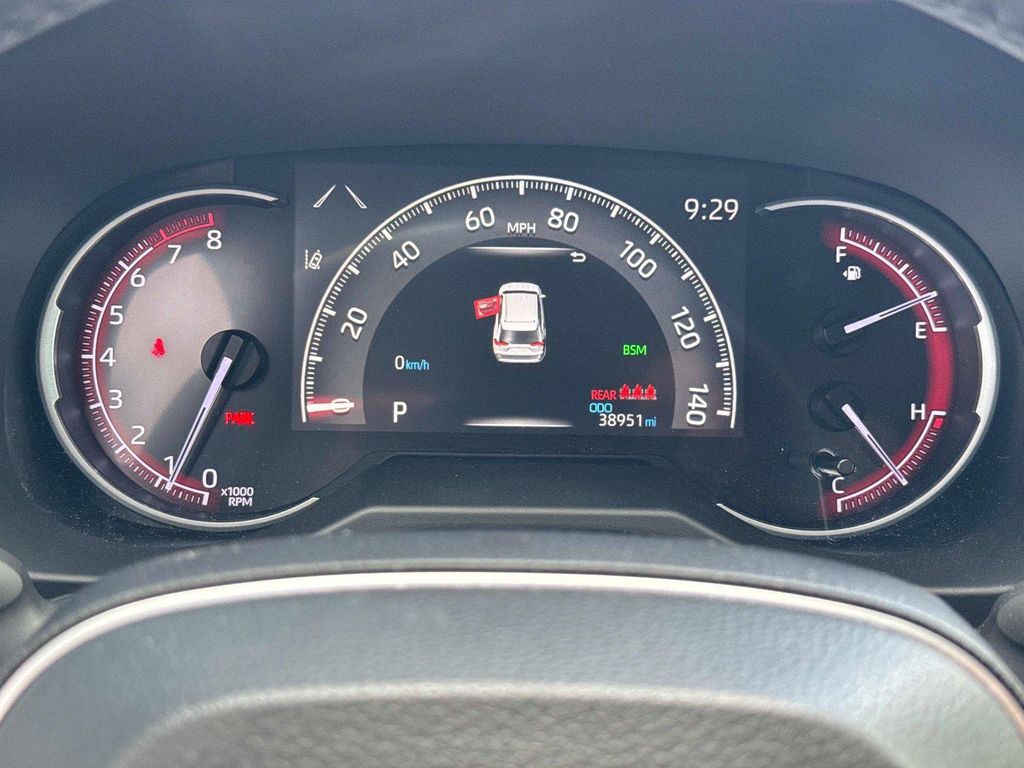 2022 Toyota RAV4 LIMITED thumbnail 31