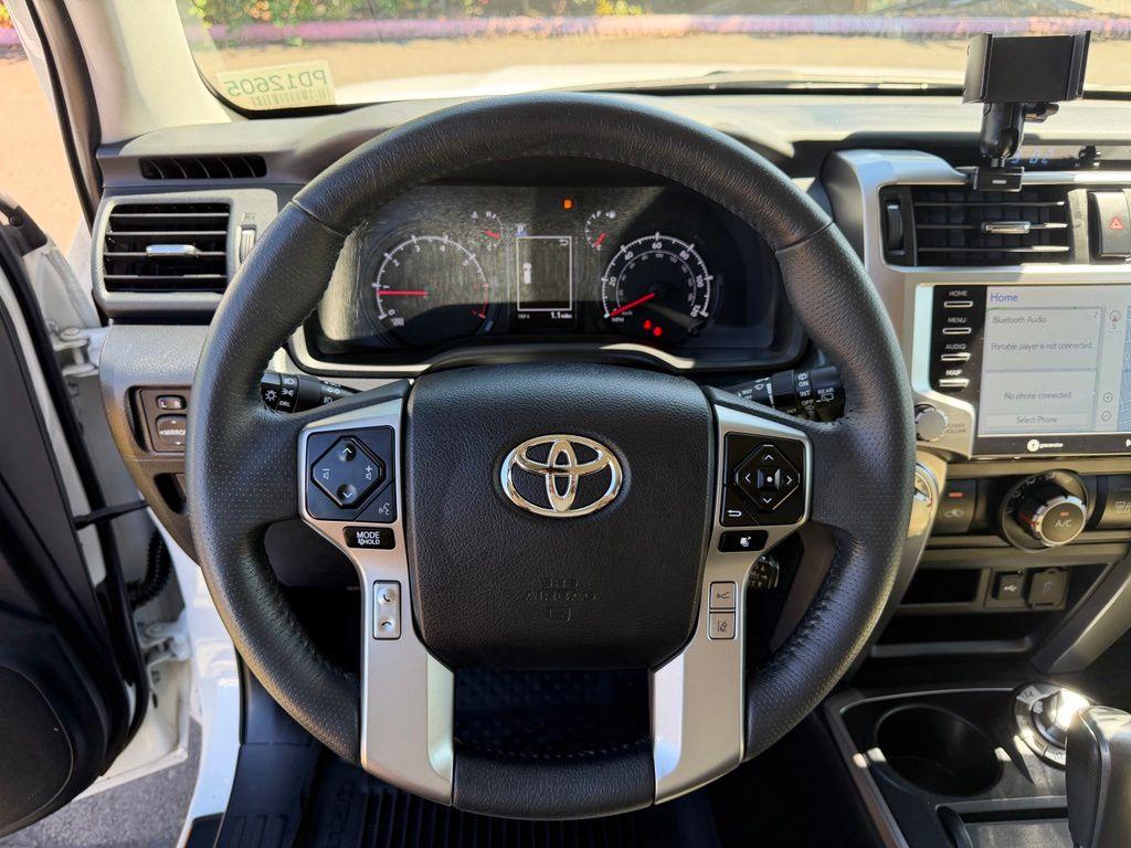 صورة مصغرة 17 لـ 2022 Toyota 4RUNNER SR5