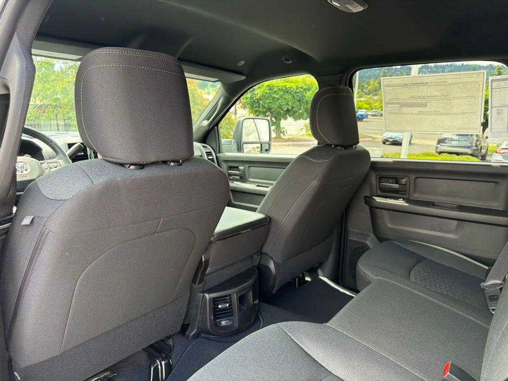 صورة مصغرة 31 لـ 2026 RAM 2500 TRADESMAN