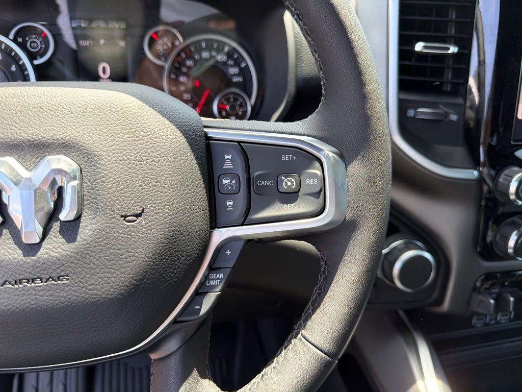 2026 RAM 1500 BIG HORN/LONE STAR — миниатюра 17