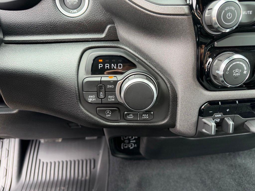 صورة مصغرة 23 لـ 2026 RAM 1500 TRADESMAN