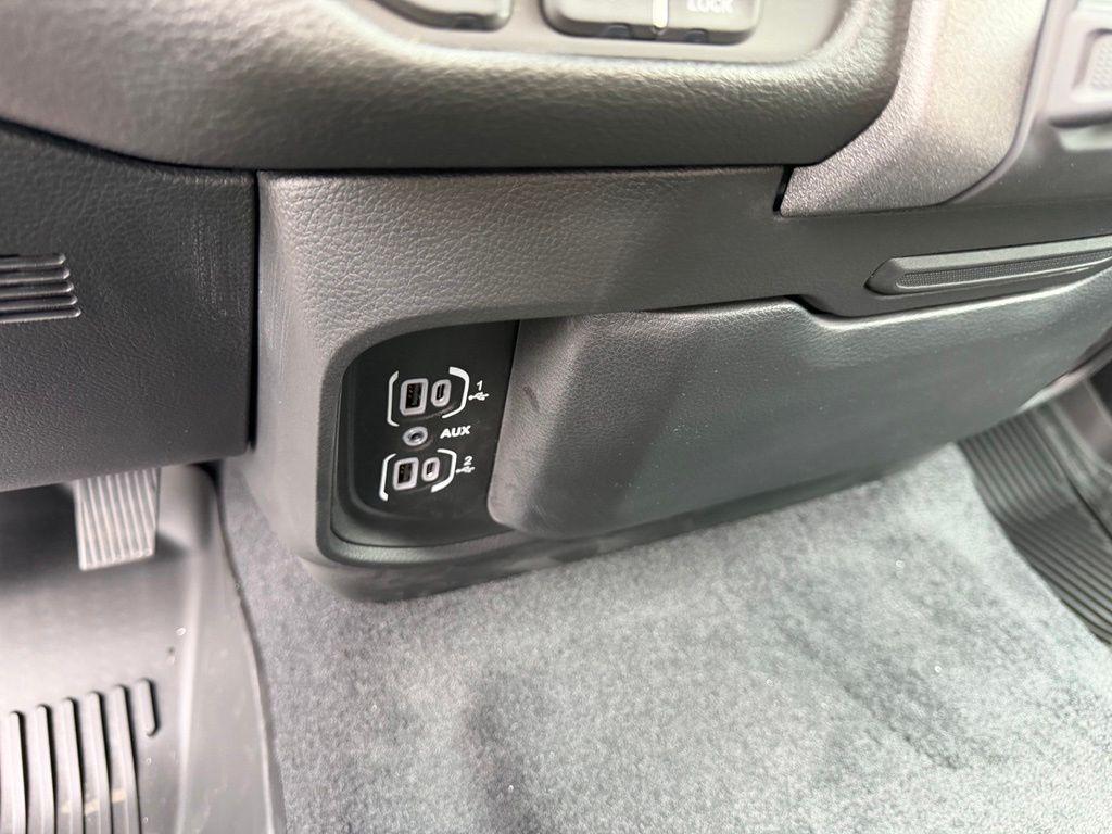 صورة مصغرة 24 لـ 2026 RAM 1500 TRADESMAN