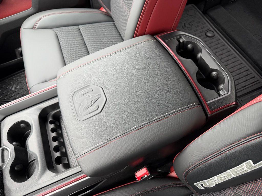 صورة مصغرة 26 لـ 2026 RAM 1500 REBEL