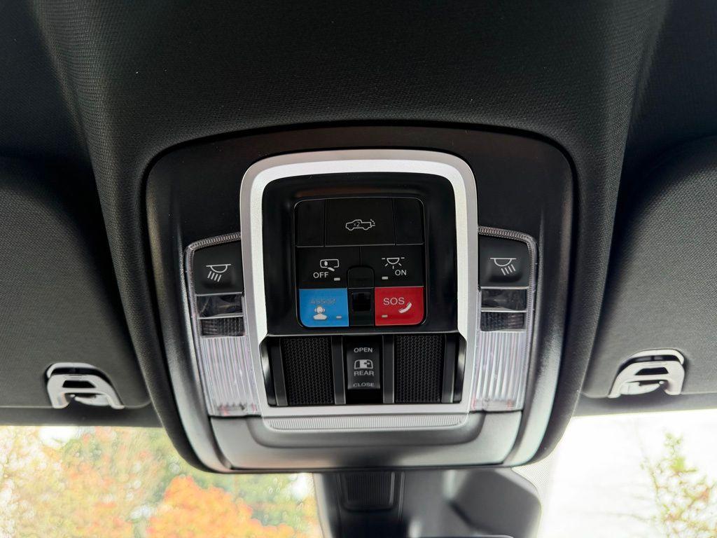صورة مصغرة 28 لـ 2026 RAM 1500 REBEL