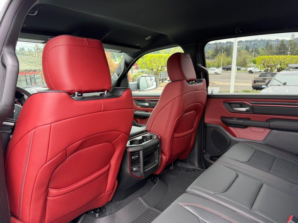 صورة مصغرة 31 لـ 2026 RAM 1500 REBEL