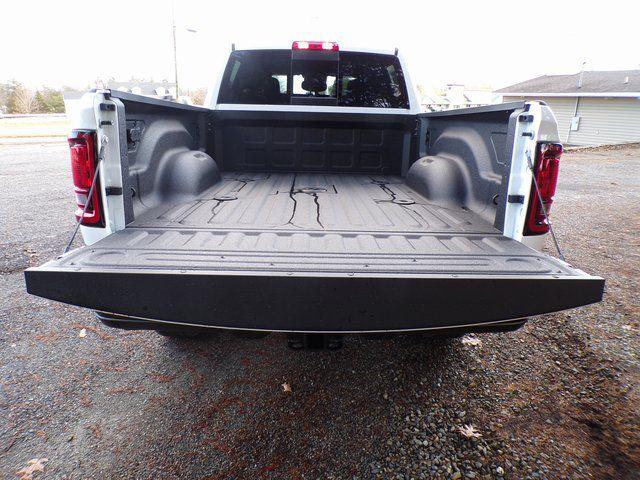صورة 7 لـ 2026 RAM 2500 TRADESMAN CREW CAB 4X4 6'4' BOX