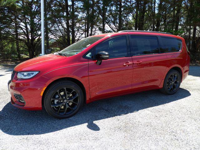 New 2026 Chrysler Pacifica Limited