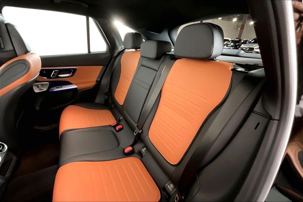 2026 Mercedes-BENZ GLC — миниатюра 18