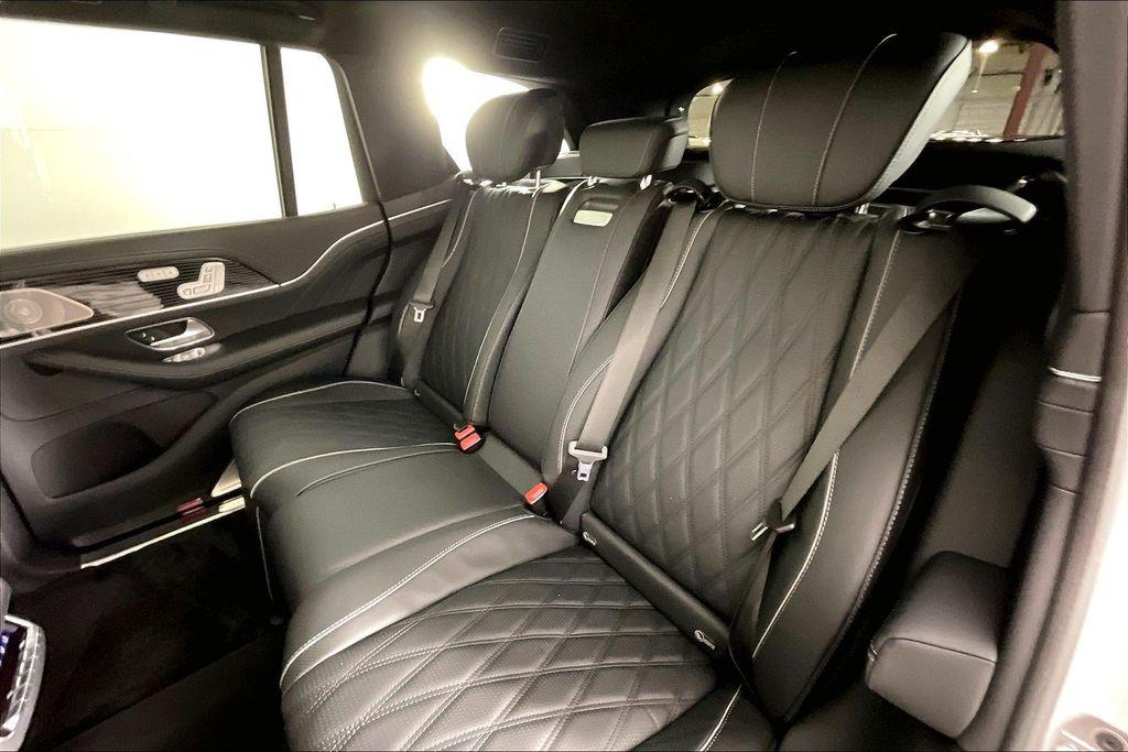 صورة 10 لـ 2026 Mercedes-BENZ GLS MAYBACH