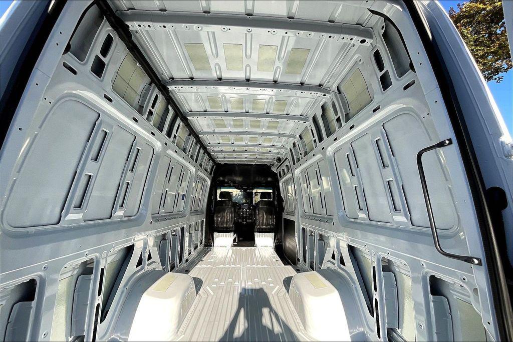 صورة 9 لـ 2026 Mercedes-BENZ OTHERS