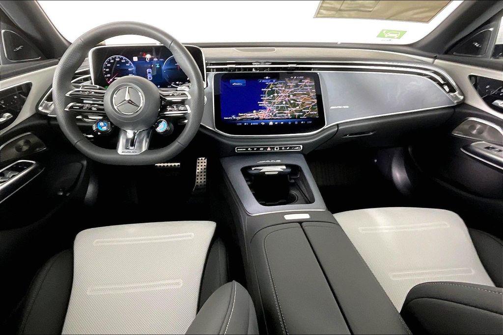 صورة 5 لـ 2026 Mercedes-BENZ AMG E 53 E 4MATIC+