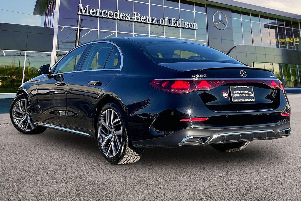 MERCEDES-BENZ E-CLASS - 3