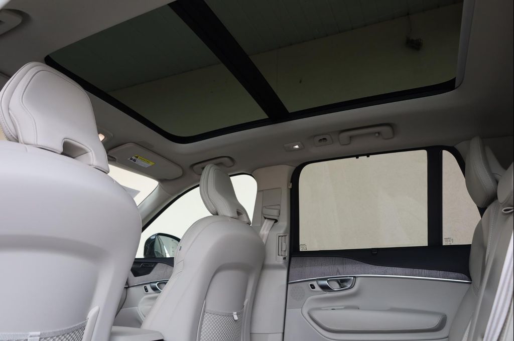 2023 Volvo XC90 B6 ULTIMATE 7-SEATER — миниатюра 22