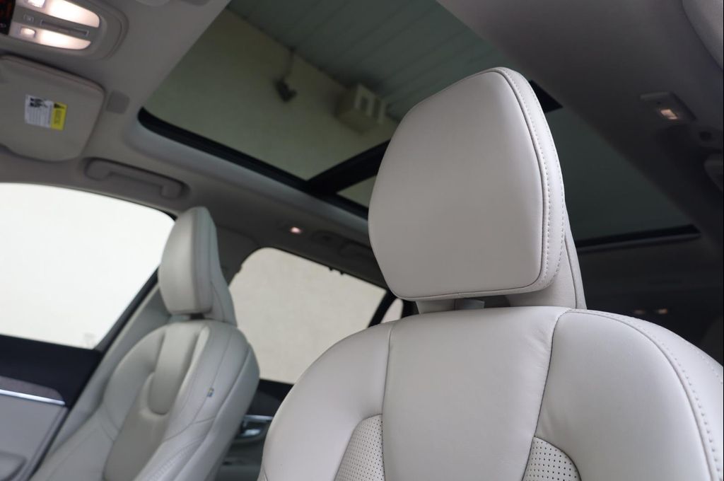 2023 Volvo XC90 B6 ULTIMATE 7-SEATER — миниатюра 20
