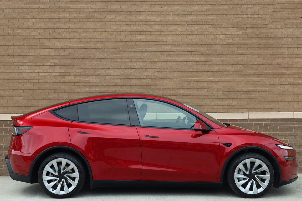2026 Tesla MODEL Y LONG RANGE LAUNCH SERIES — фото 3
