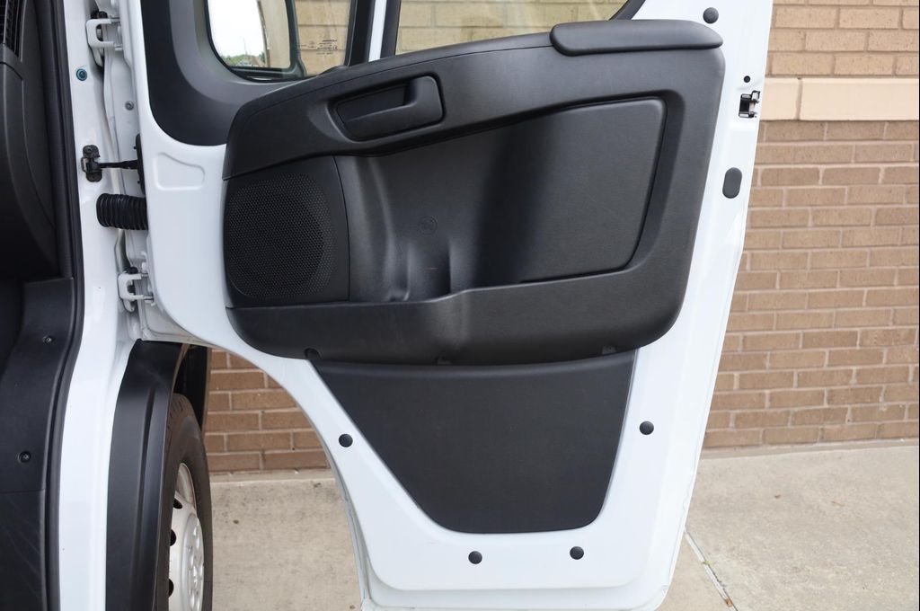 2024 RAM PROMASTER 2500 TRADESMAN — миниатюра 18