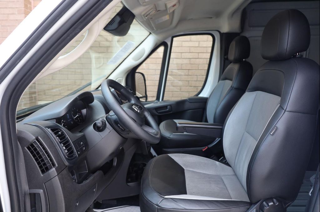 2024 RAM PROMASTER 2500 TRADESMAN — миниатюра 16