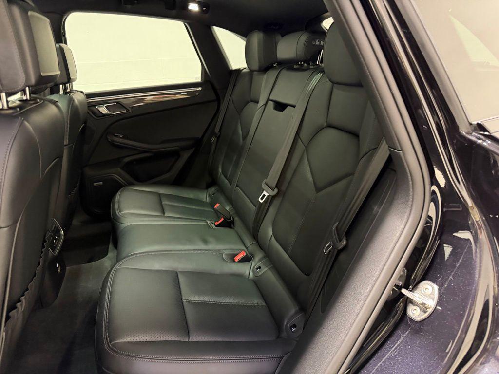صورة مصغرة 35 لـ 2025 Porsche MACAN MACAN GTS