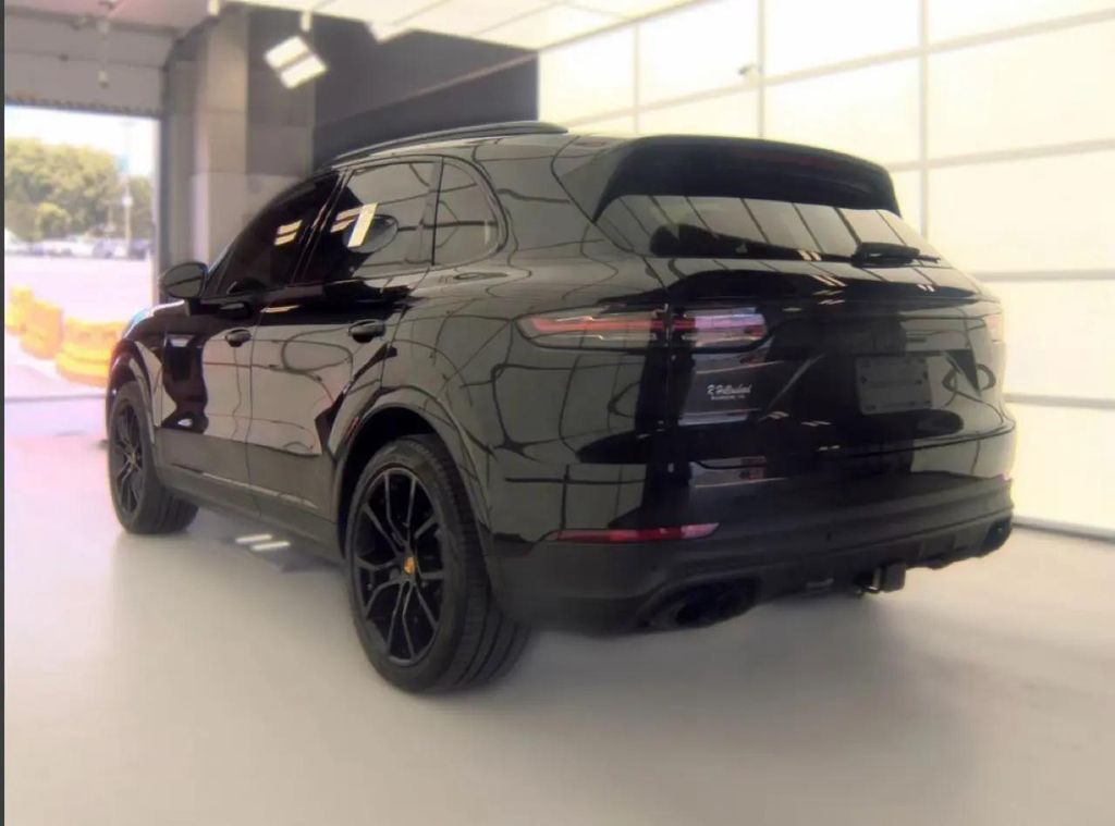 PORSCHE CAYENNE - 3