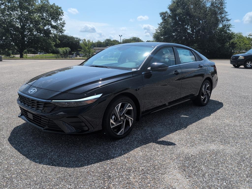 New 2026 Hyundai ELANTRA Limited