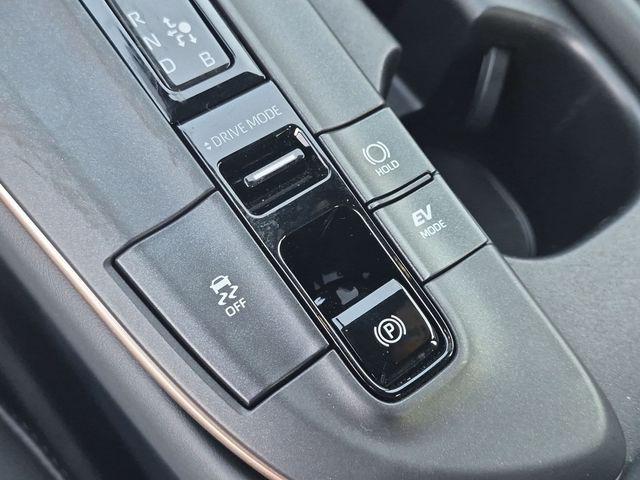 صورة 25 لـ 2023 Toyota CROWN LIMITED