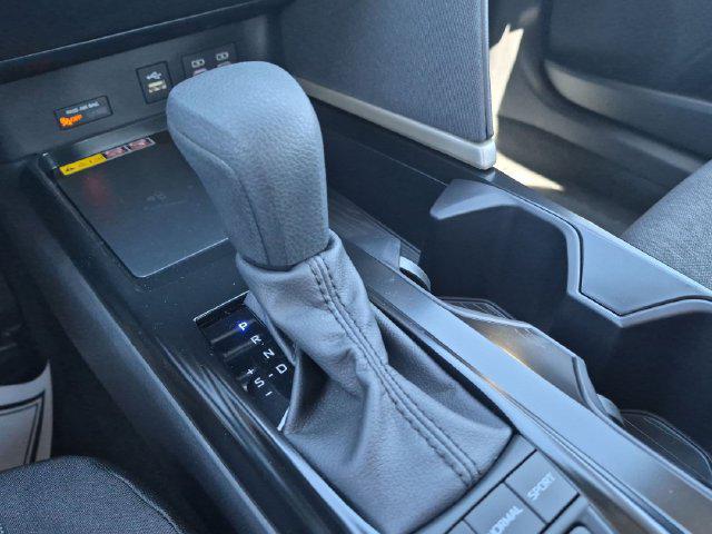 2026 Toyota CAMRY LE — миниатюра 24