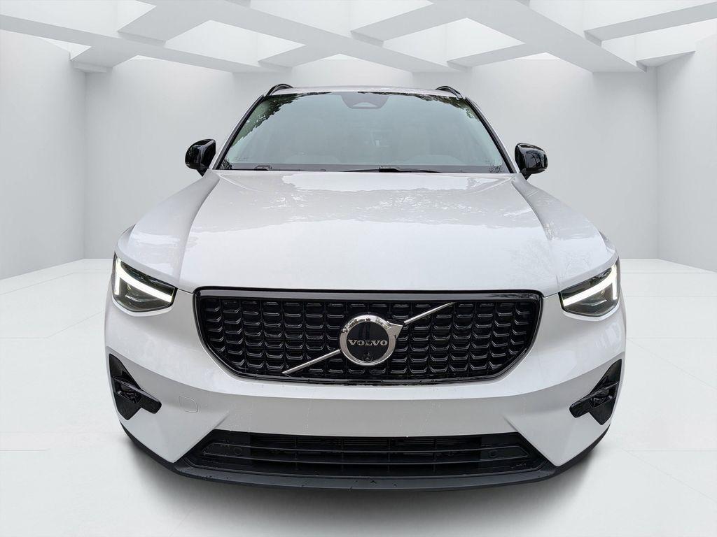 2026 Volvo XC40 PLUS, B5 AWD GAS (MILD HYBRID), DARK photo 8