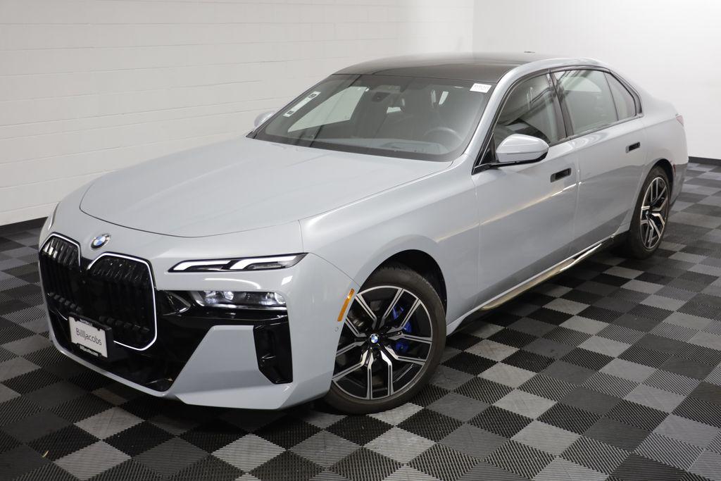 2025 BMW 740 XDRIVE photo 2