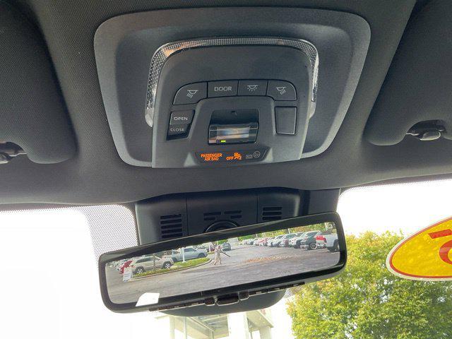صورة مصغرة 31 لـ 2025 Toyota CROWN SIGNIA LIMITED