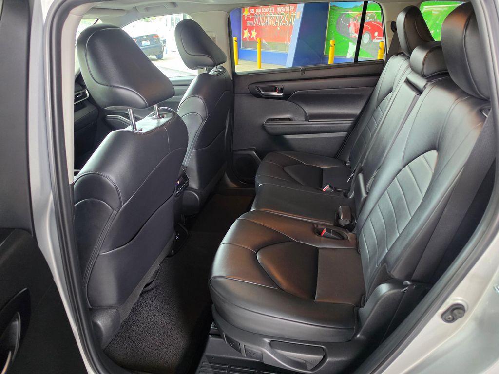 2024 Toyota HIGHLANDER XLE — миниатюра 18