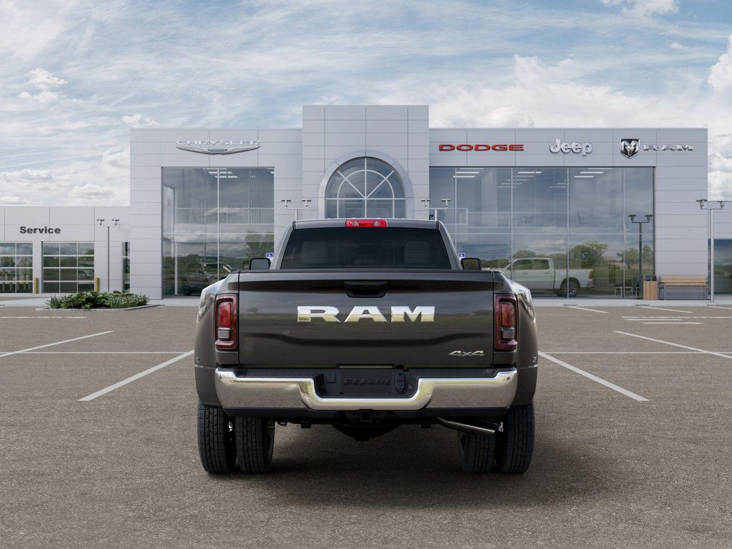 2026 RAM 3500 TRADESMAN CREW CAB 4X4 8' BOX — фото 7