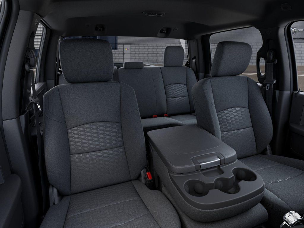 2026 RAM 3500 TRADESMAN CREW CAB 4X4 8' BOX — миниатюра 16