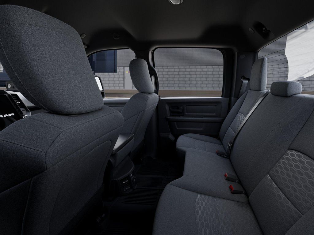 2026 RAM 3500 TRADESMAN CREW CAB 4X4 8' BOX — миниатюра 23