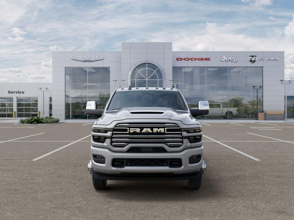 صورة 6 لـ 2026 RAM 3500 LARAMIE CREW CAB 4X4 8' BOX