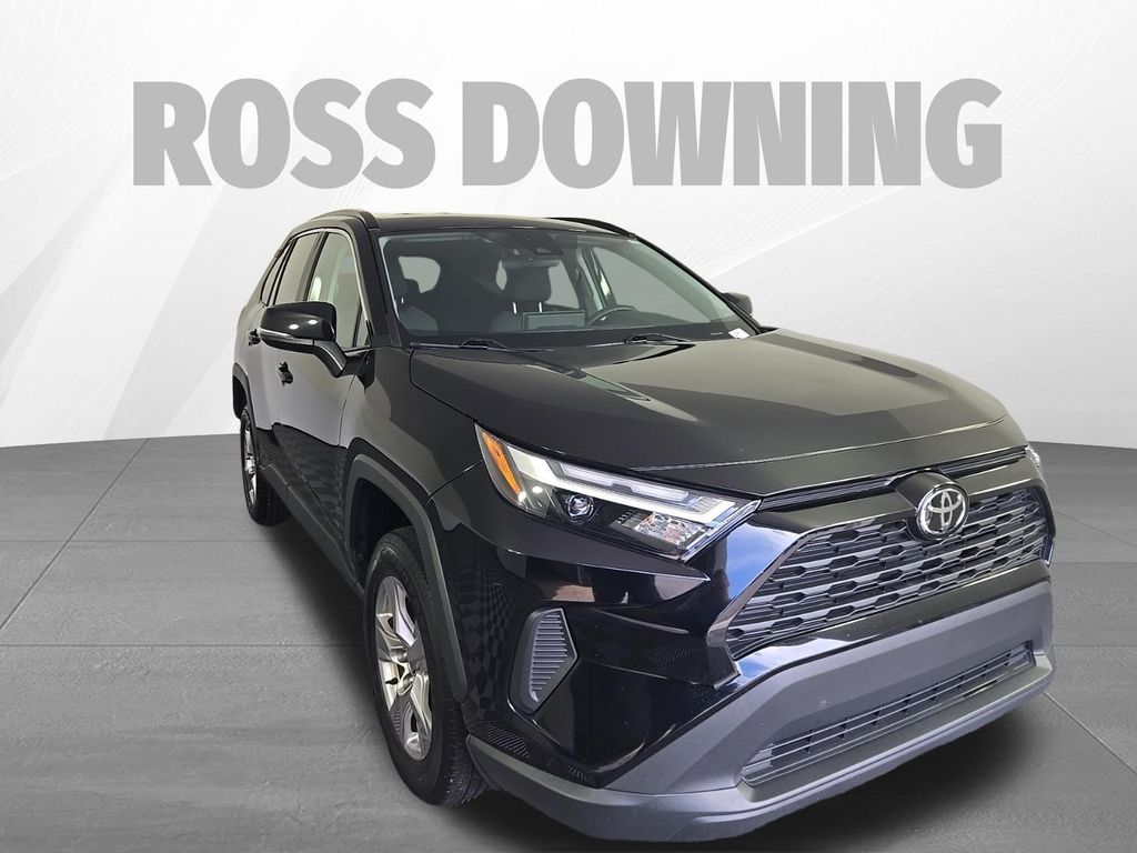صورة 3 لـ 2025 Toyota RAV4 XLE