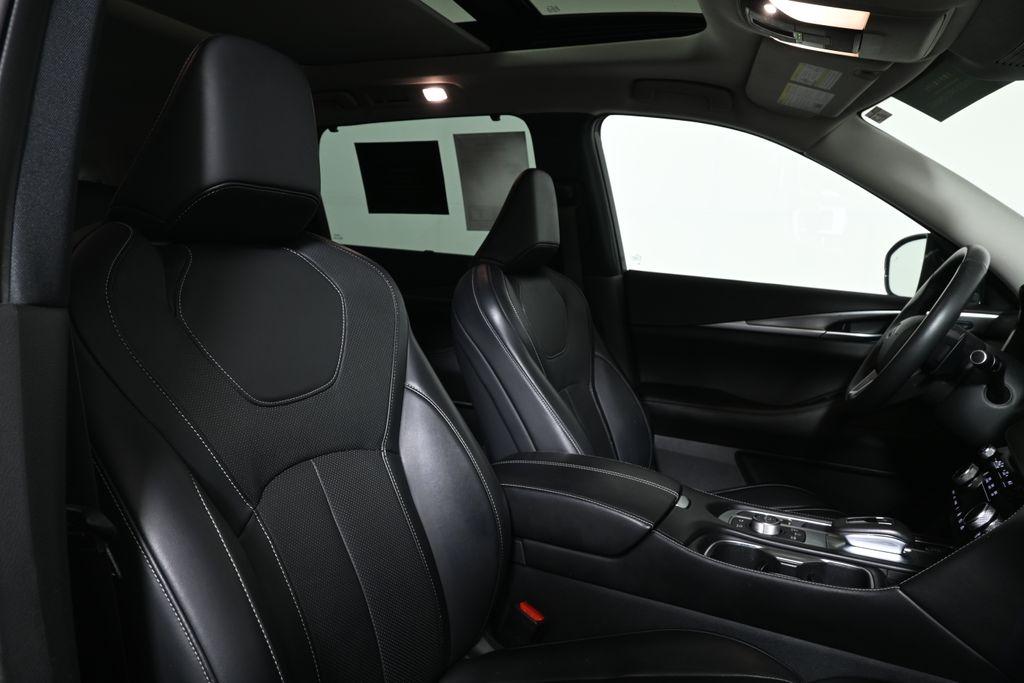 صورة مصغرة 33 لـ 2023 Infiniti QX60 LUXE