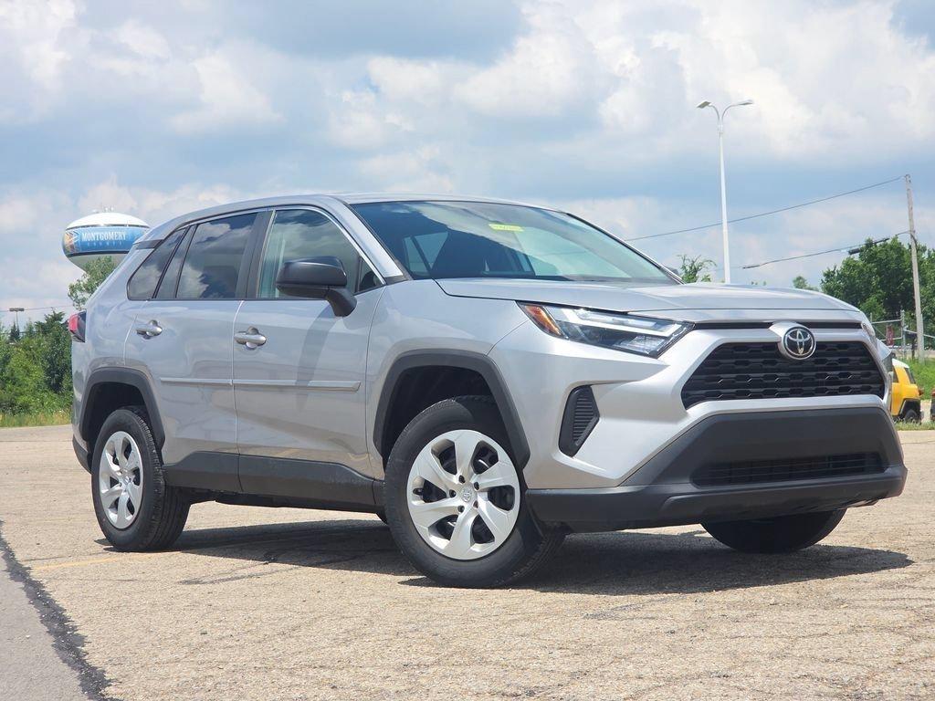 2023 Toyota RAV4 LE — фото 2