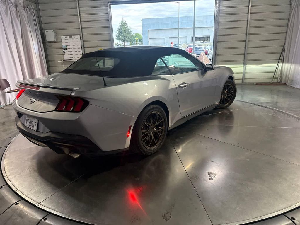 2025 FORD MUSTANG ECOBOOST PREMIUM — фото 5