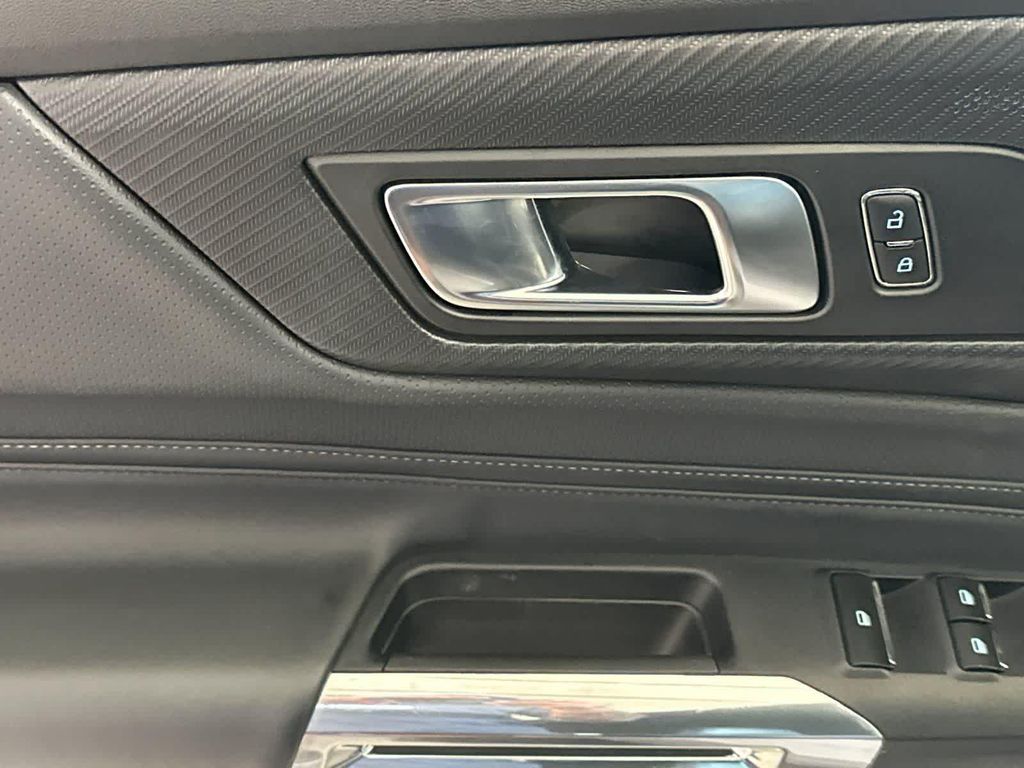 صورة مصغرة 13 لـ 2025 FORD MUSTANG ECOBOOST PREMIUM