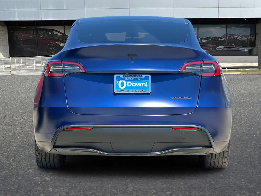 TESLA MODEL Y LONG RANGE - 8