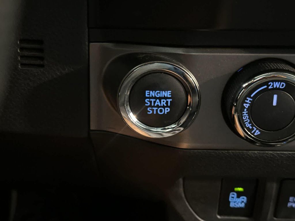 صورة 22 لـ 2023 Toyota TACOMA TRAIL EDITION