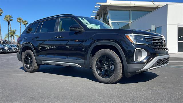 New 2025 Volkswagen Atlas 2.0T Peak Edition