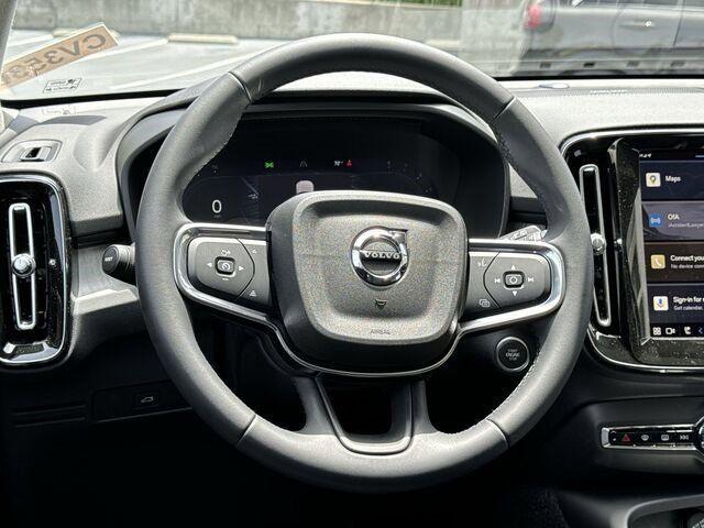2024 Volvo XC40 B5 PLUS DARK THEME thumbnail 23
