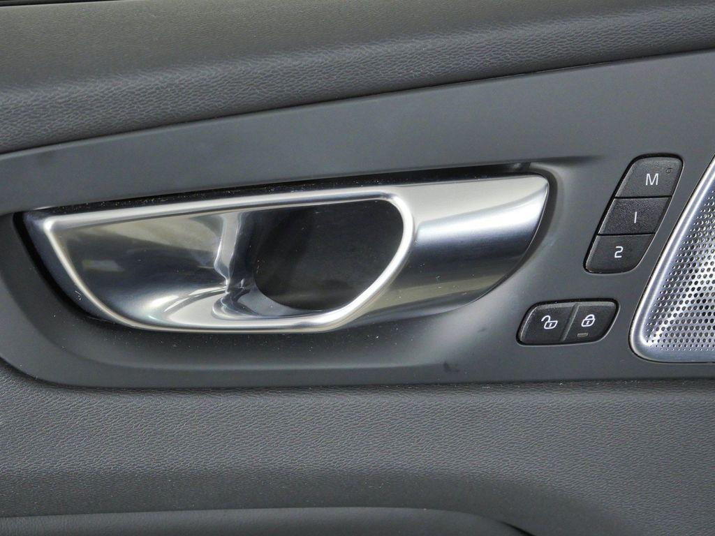 2025 Volvo XC60 PLUG-IN HYBRID T8 ULTRA BLACK EDITION — фото 37