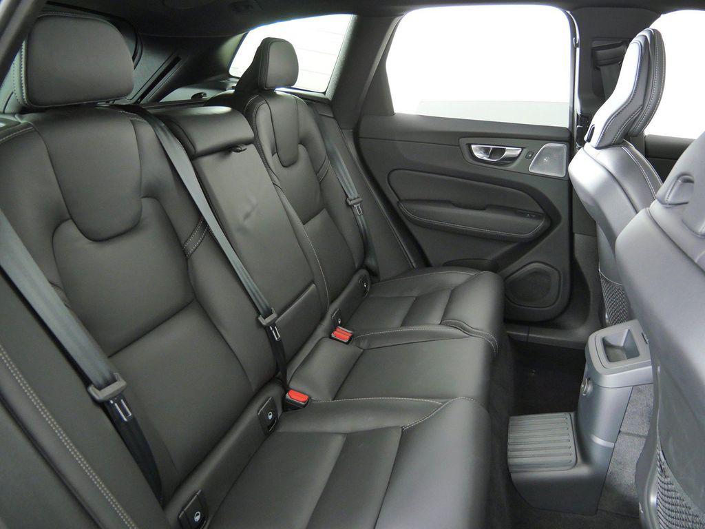 2025 Volvo XC60 PLUG-IN HYBRID T8 ULTRA BLACK EDITION — фото 27