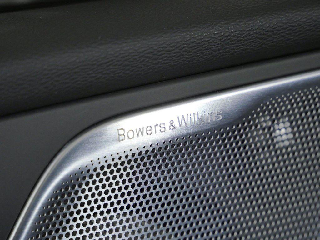 2025 Volvo XC60 PLUG-IN HYBRID T8 ULTRA BLACK EDITION — фото 39