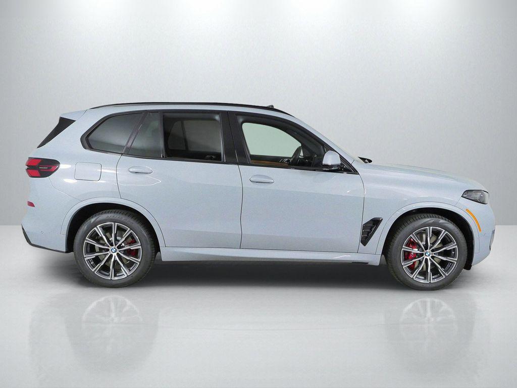 صورة 8 لـ 2026 BMW X5 XDRIVE40I