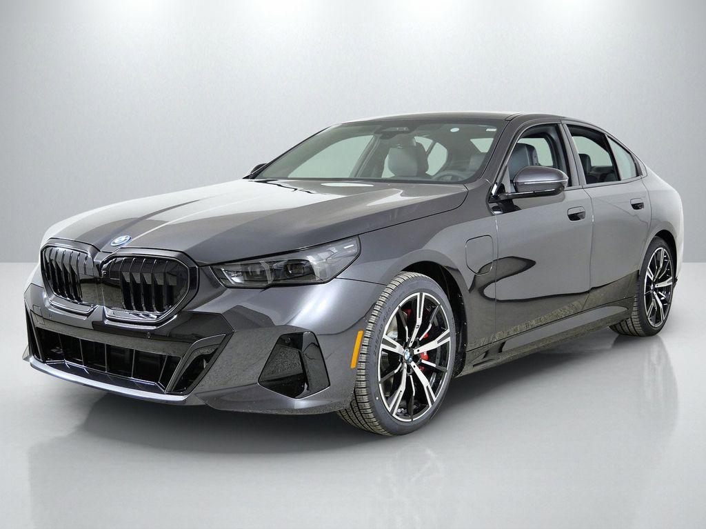 New 2026 BMW 550e xDrive